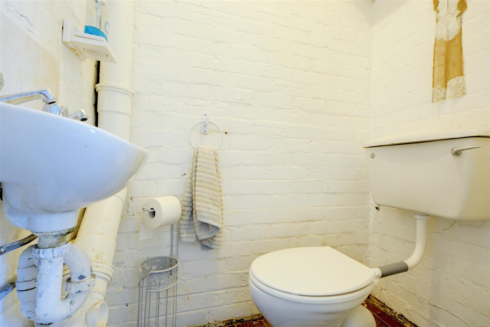 Bramcote Lane, Chilwell Robert Ellis Estate Agents